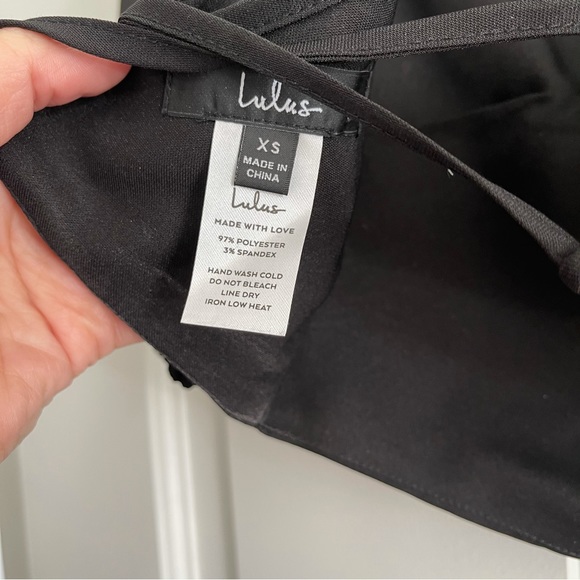 Lulu’s Subtle Flirt Black Puff Sleeve Lace-up Crop Top - Picture 10 of 10